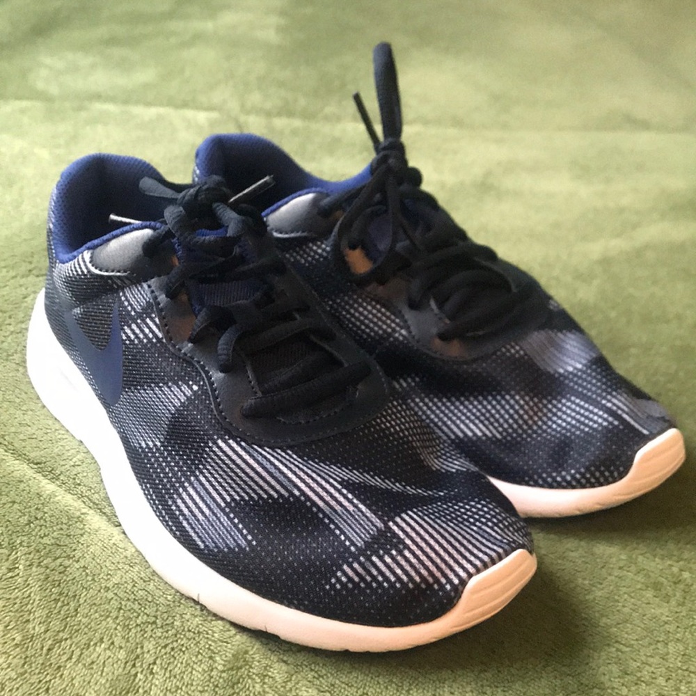 Nike Roshes NWOB